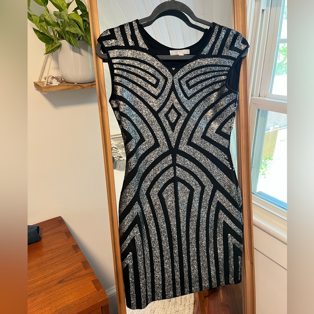 Romeo & Juliet Couture Black and Silver Sequin Geometric Mini Dress